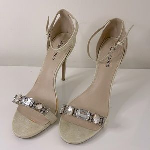 Zigi Soho gold metallic embellished strappy heeled sandal stiletto. Size 10.